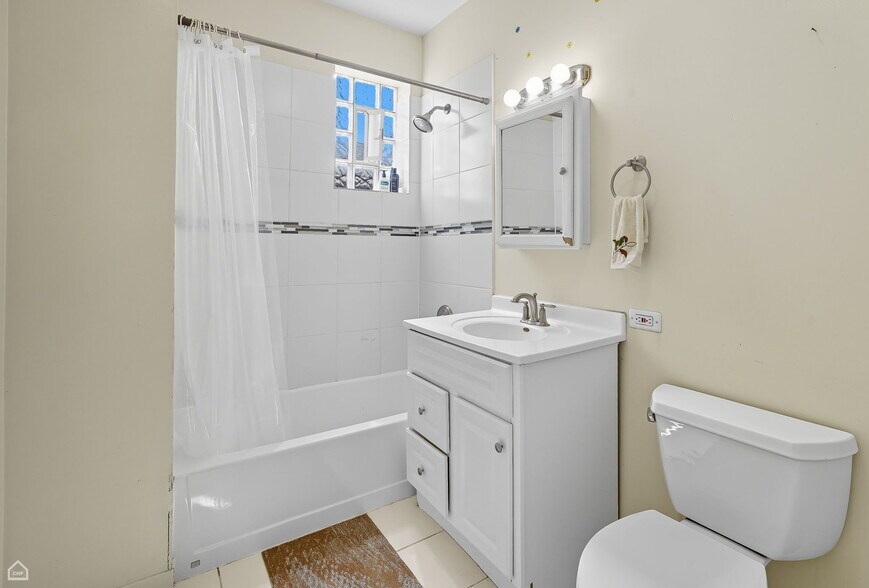 Building Photo - 3709 W Potomac Ave