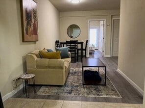 Building Photo - 4004