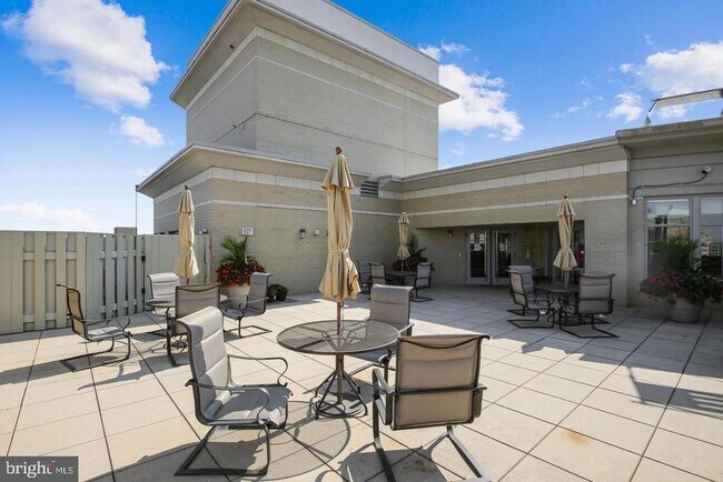 Building Photo - 11800 Sunset Hills Rd