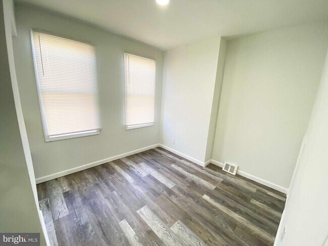 Building Photo - 3118 Hartville St