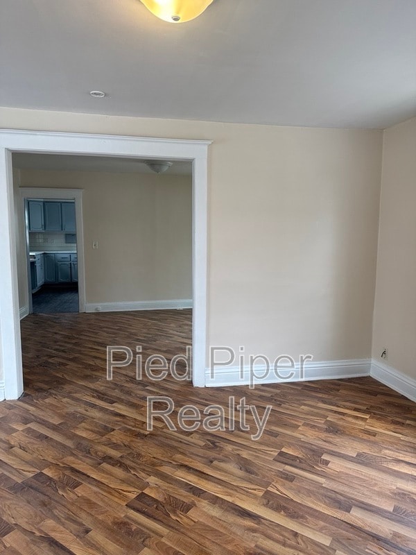 Building Photo - 742 W Homer St