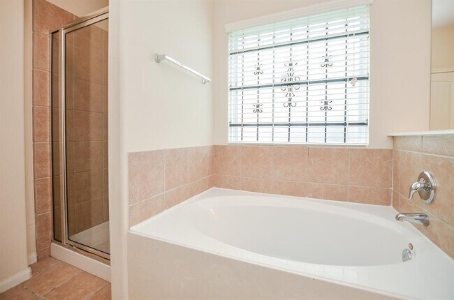 Building Photo - 24923 Diamond Ranch Dr