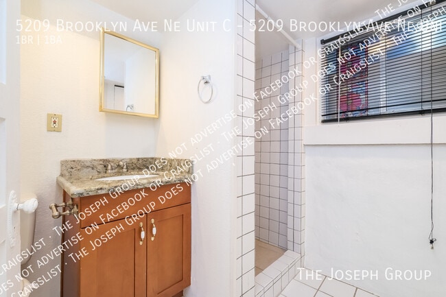 Building Photo - 5209 Brooklyn Ave NE