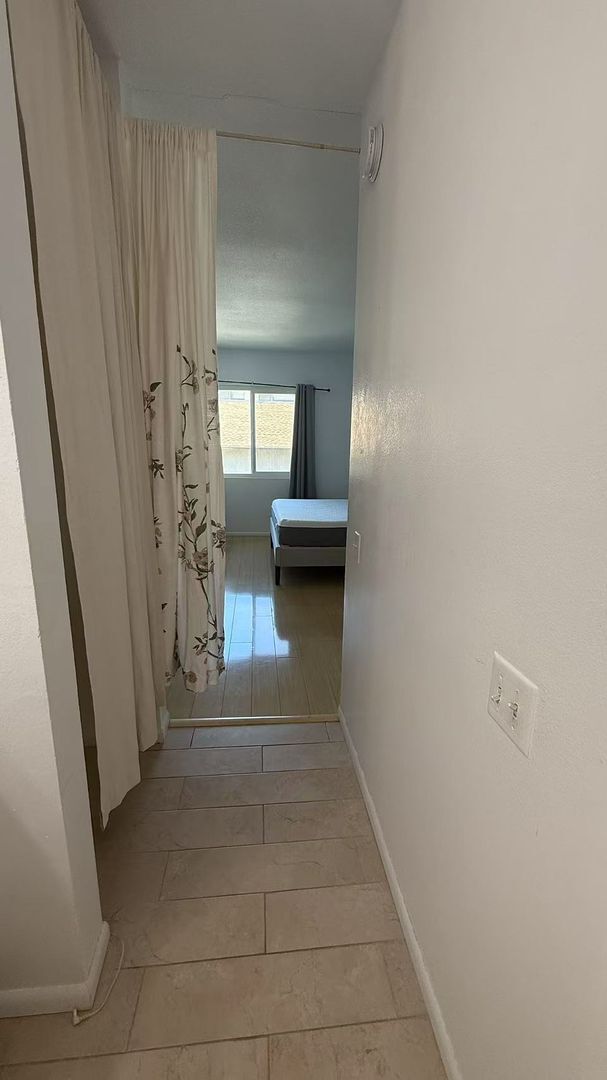 Building Photo - Encino 2 beds 2 baths Apt for lease