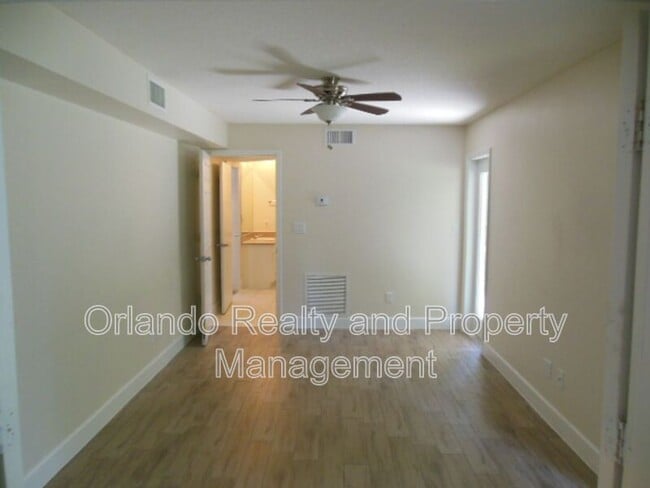 Building Photo - 404 Oakhurst St