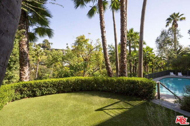 Building Photo - 5692 Holly Oak Dr