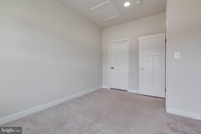 Building Photo - 149 Lyons Crk Dr