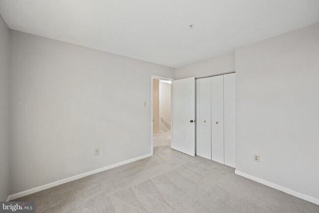 Building Photo - 6702 Mallard Ct