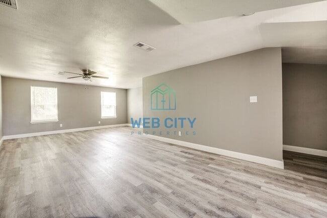 Building Photo - 508 S Jesse Lee St