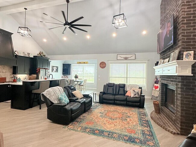 Building Photo - 2276 County Rd 1333