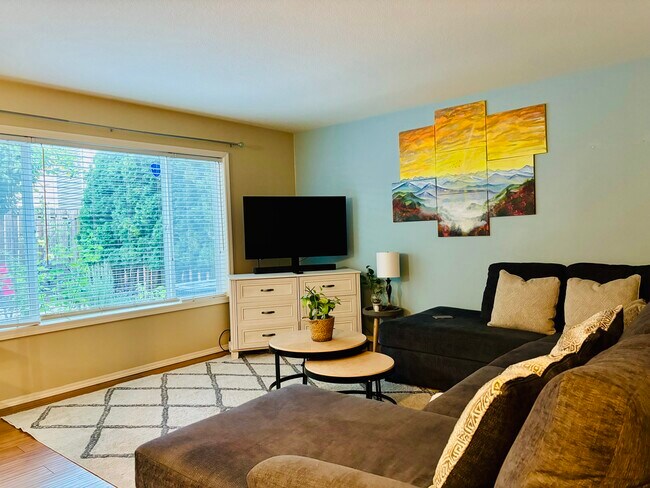 Building Photo - 6444 NW Starflower Dr