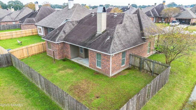 Building Photo - 101 Tara Oak Dr