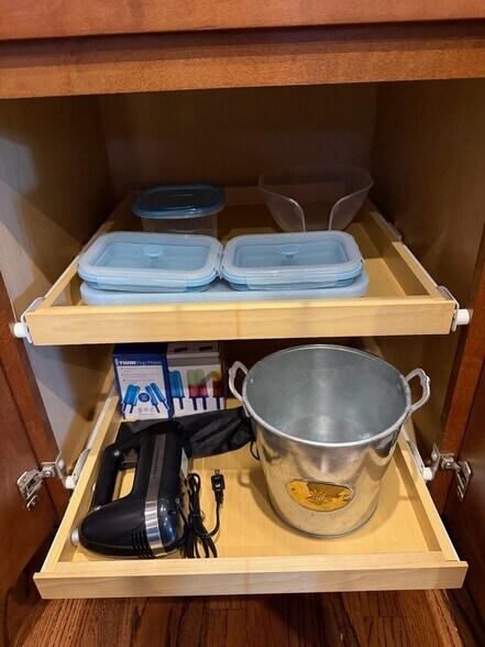 Building Photo - 5810 Darling St