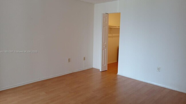 Building Photo - 10801 SW 109th Ct