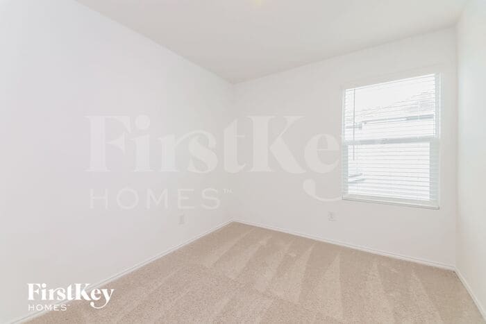 Building Photo - 221 Boxberry Wy