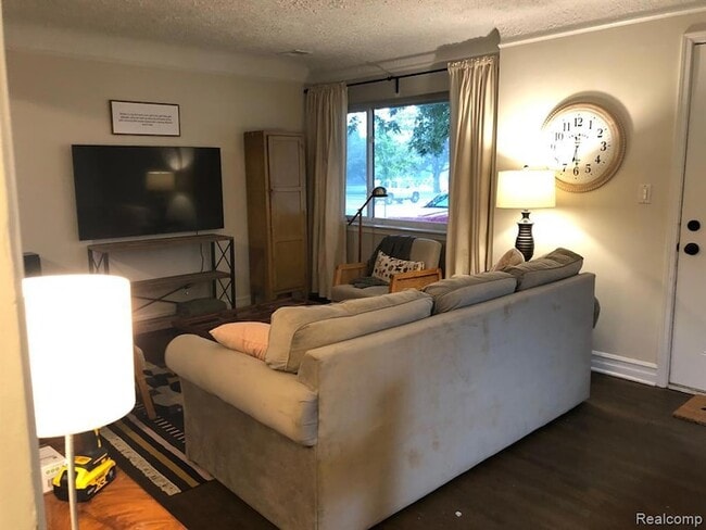 Building Photo - 26348 Alger St