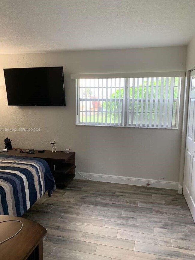 Building Photo - 3737 NW 20th St