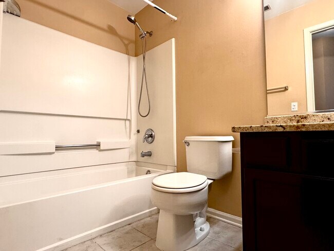 Building Photo - 2905 Stonewater Dr