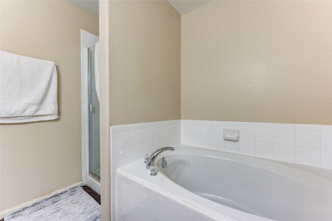 Building Photo - 9642 Sugarblossom Ln