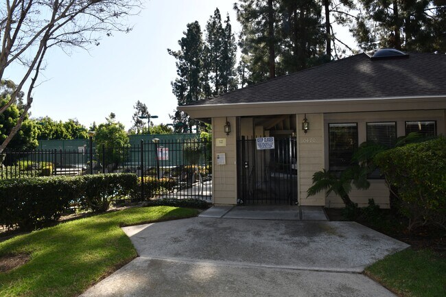 Building Photo - 10336 Ridgewater Ln