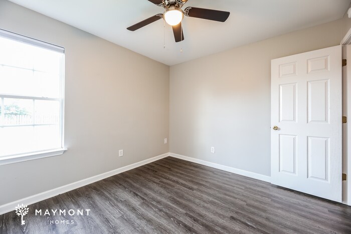 Building Photo - 109 Crossview Dr