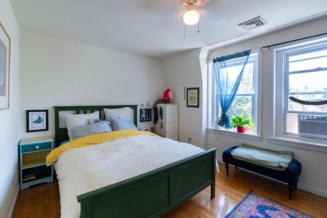 Building Photo - 4813 Walton Ave