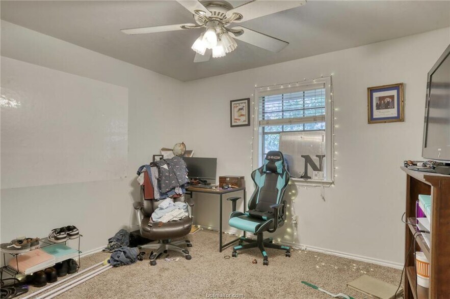 Building Photo - 2400 Longmire Dr
