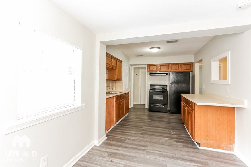 Building Photo - 6824 Gaillardia Rd S