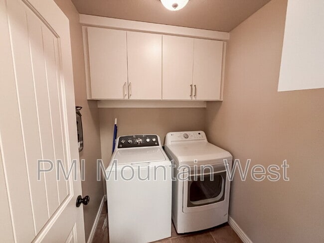 Building Photo - 2241 W 2475 N