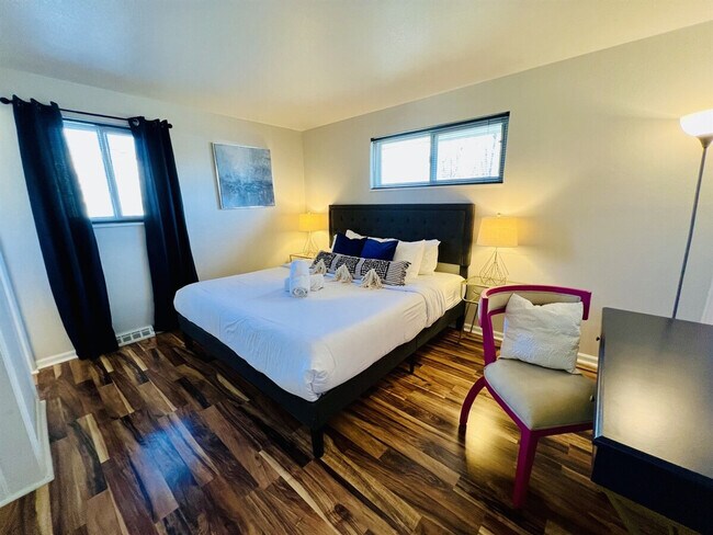 Building Photo - 7012 Ingalls St