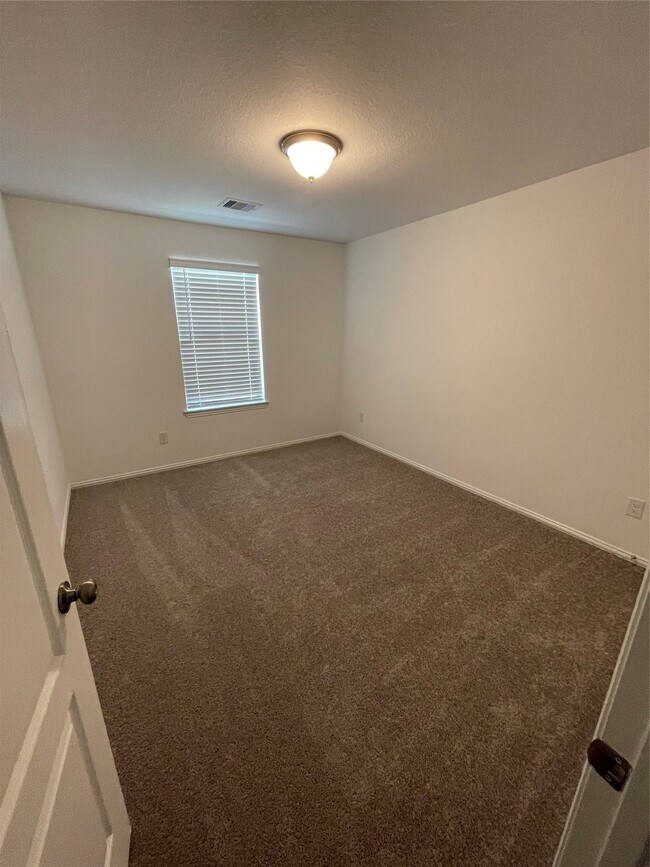 Building Photo - 8111 Royal Palm Ct