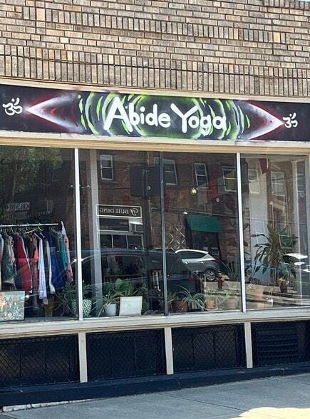 Larchmere Yoga Center - 2518 E 124th St