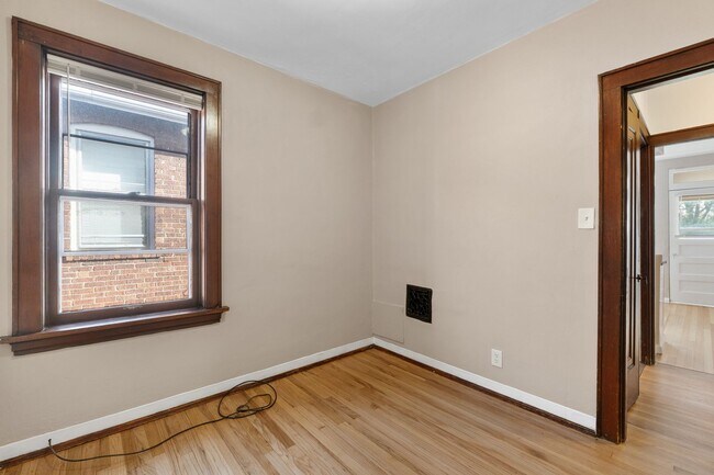 Building Photo - 5352 Itaska St