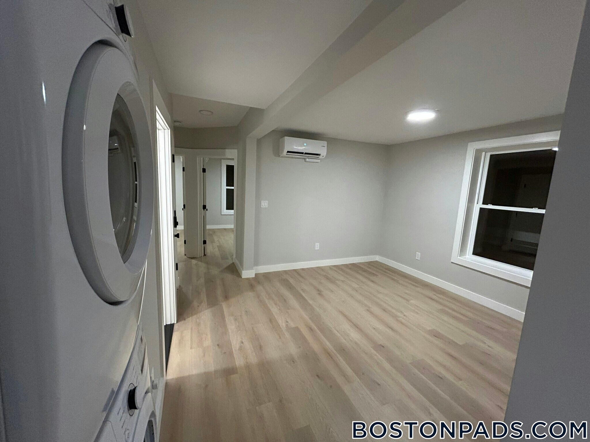 Building Photo - 225 E Eagle St