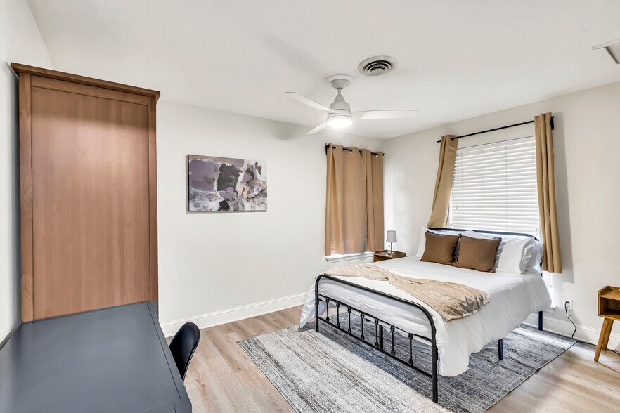 Building Photo - 4603 Lennox Dr