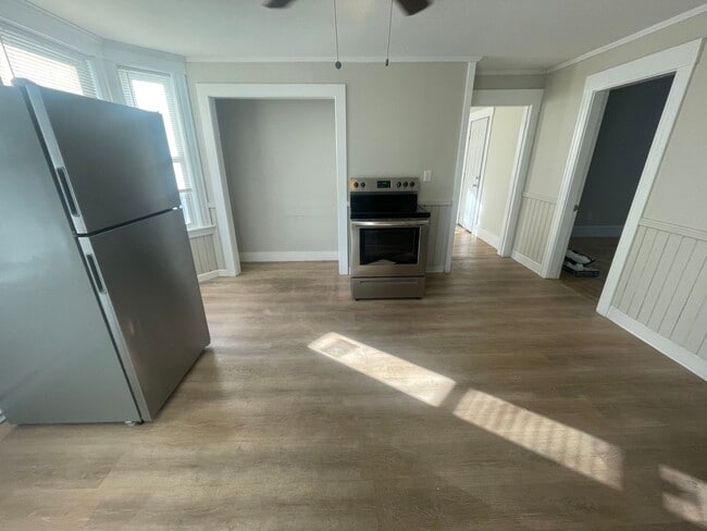 Building Photo - 7 Vinson St