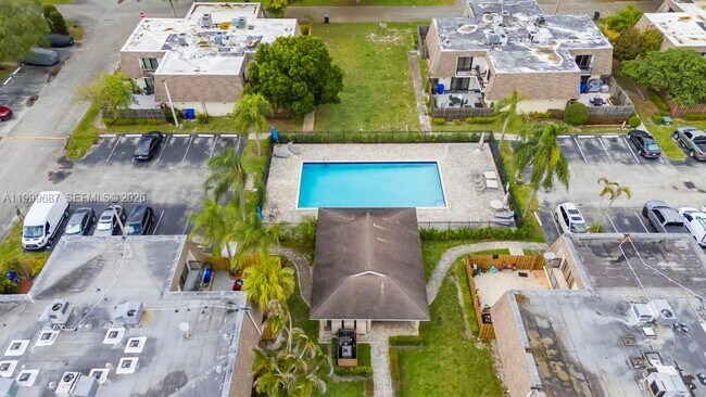 Building Photo - 8107 SW 23rd Ct