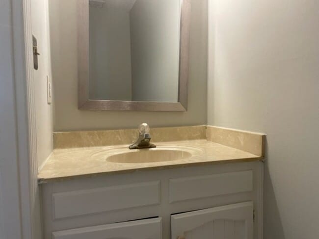 Building Photo - For Rent