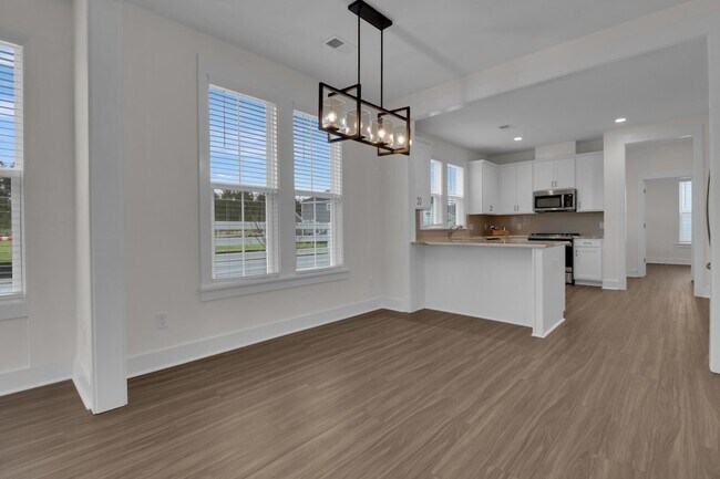 Building Photo - 268 Symphony Ave