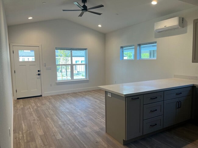 Building Photo - Newly built homes with City of Redding solar!