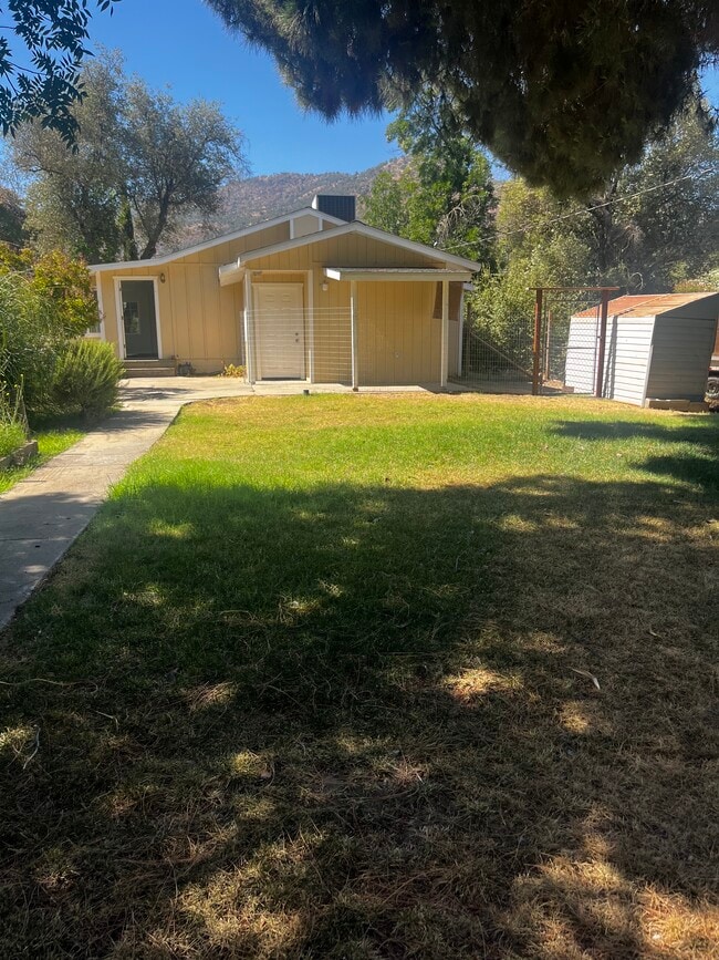 Building Photo - 40671 Old Three Rivers Rd