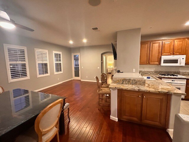 Building Photo - 2634 Bellezza Dr