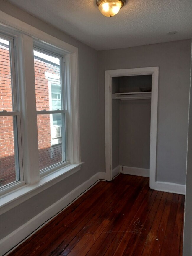 Building Photo - 2343 Logan St