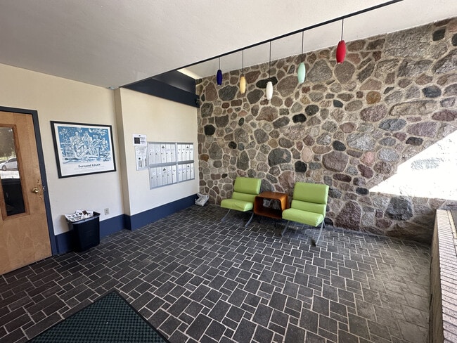 Building Photo - 1321 Franklin