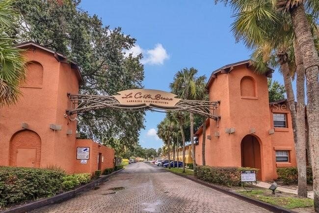 Building Photo - 772 E Michigan St