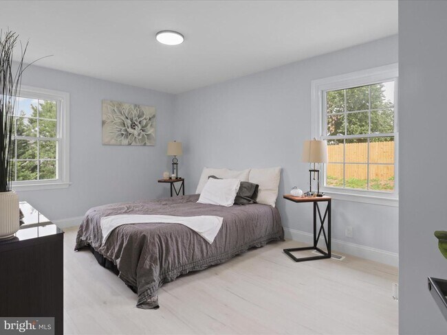 Building Photo - 3416 Sunny View Dr