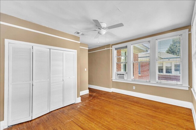 Building Photo - Upstairs Large 3 bedroom apartment in Ardsley Park