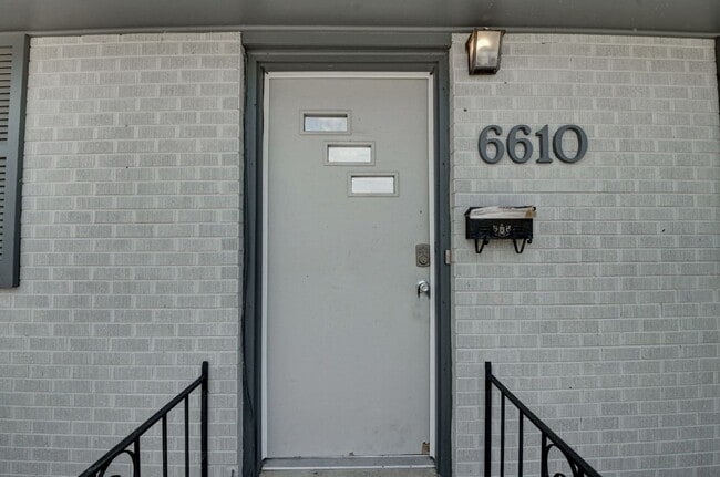 Building Photo - $2,700 - 3 Bed, 1 Bath Home in Arvada with...