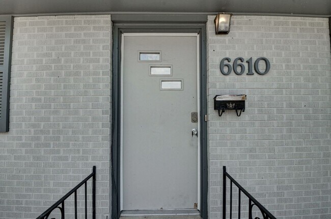 Building Photo - $2,700 - 4 Bed, 1 Bath Home in Arvada with...
