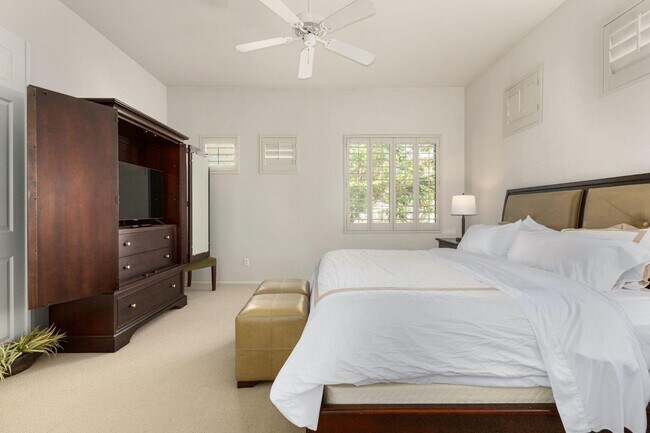 Building Photo - 8270 Hayden Rd